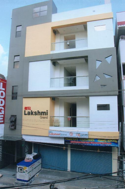 Hotel Lakshmi Grand Visakhapatnam Ngoại thất bức ảnh