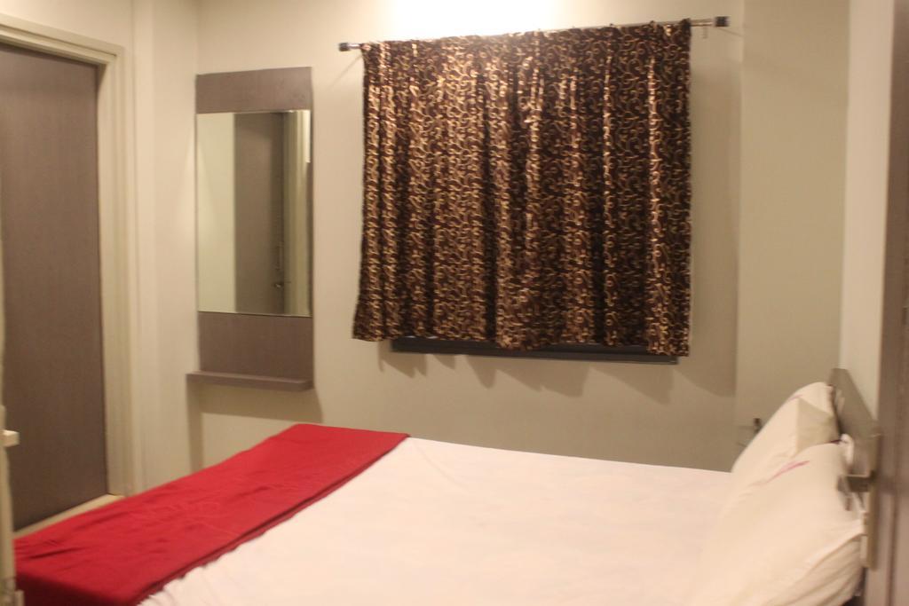 Hotel Lakshmi Grand Visakhapatnam Phòng bức ảnh